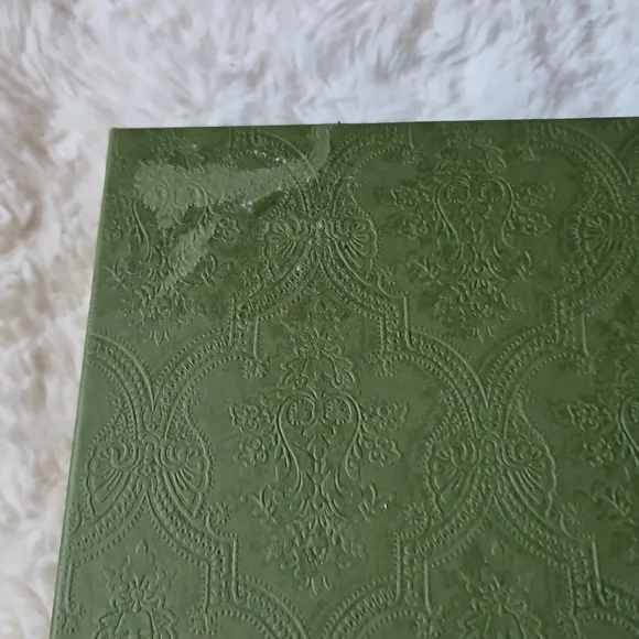 Gucci Olive Green Embossed Gift Box - Picture 3 of 7